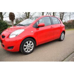 Toyota Yaris 1.3 benzine **AUTOMAAT**