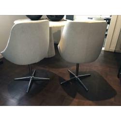 2 design kuipstoelen Mobitec