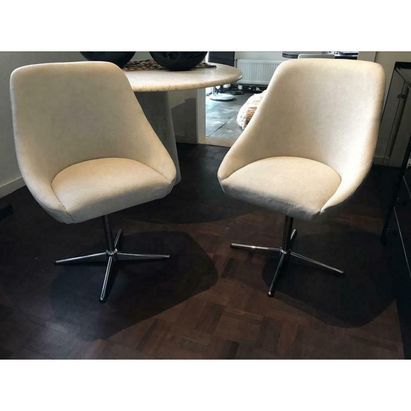 2 design kuipstoelen Mobitec