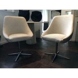 2 design kuipstoelen Mobitec