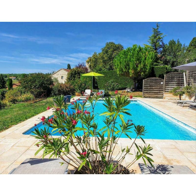 Maison de charme avec piscine privée près de Cahors