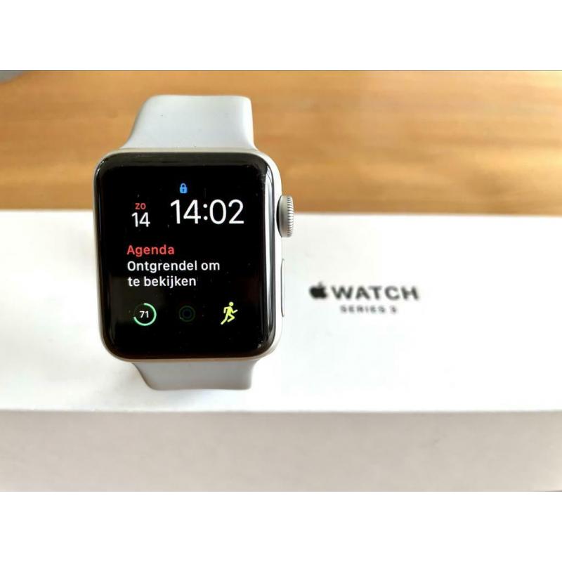 Apple Watch series 3 38mm silver + sportband silver
