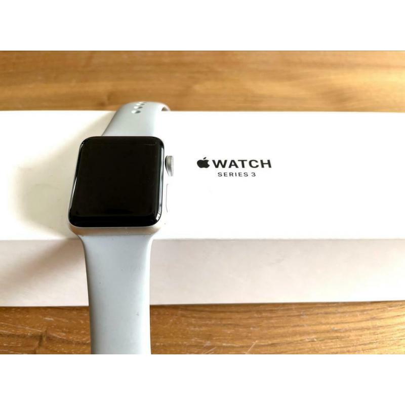 Apple Watch series 3 38mm silver + sportband silver