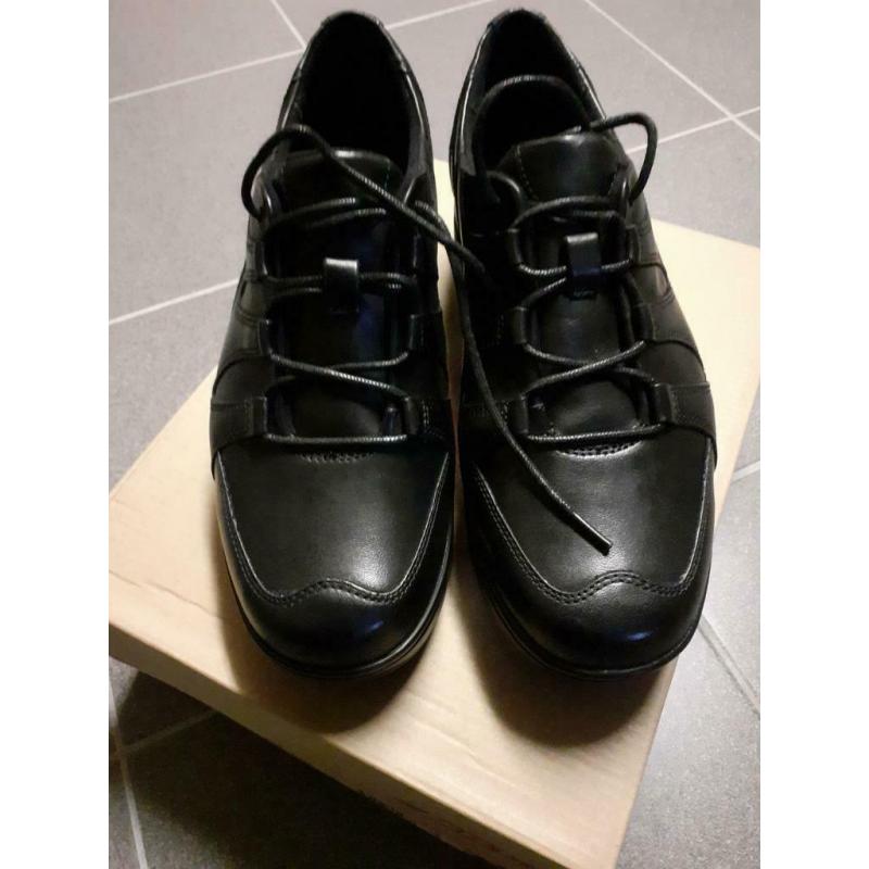 Nieuw MBT schoenen maat 39