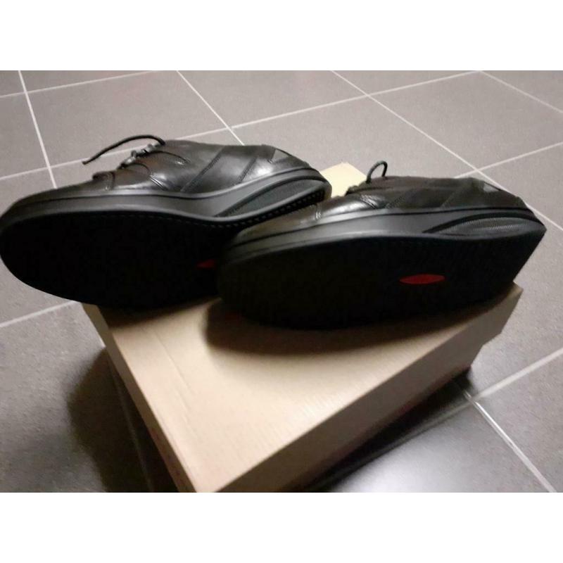 Nieuw MBT schoenen maat 39