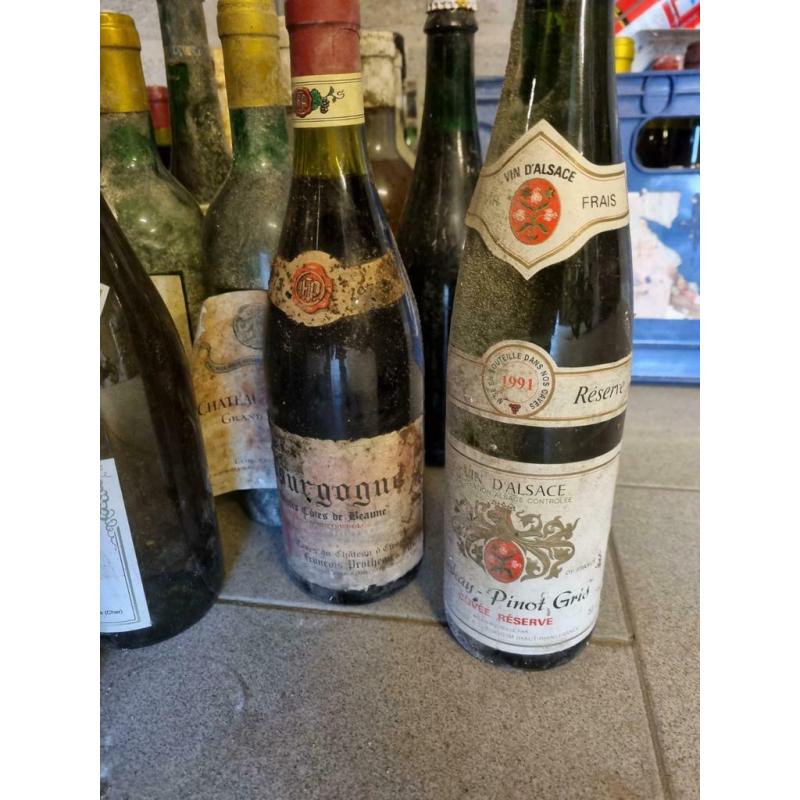 Vieux vins à vendre en lot.