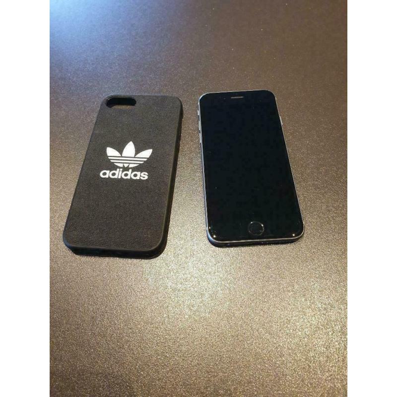 Nog mooie Iphone 6S plus adidas cover.
