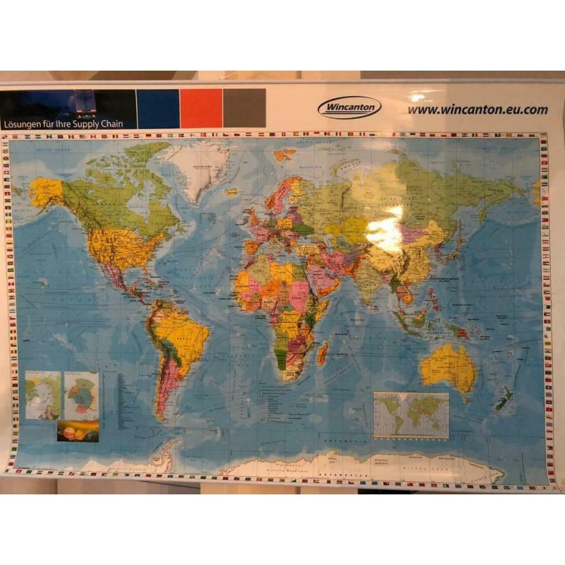 Carte du monde + Portes-bottes - GRATUIT
