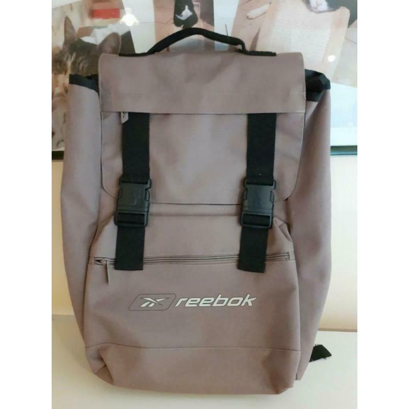 sac a dos reebok en tres bon etat