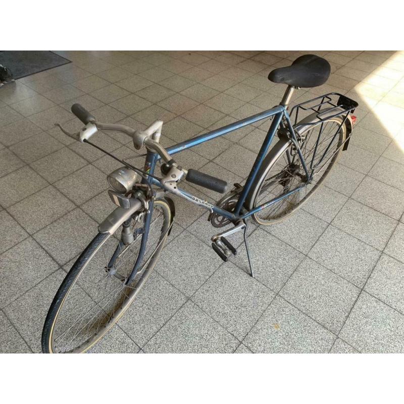 Herenfiets te koop (banden te vernieuwen)