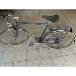 Herenfiets te koop (banden te vernieuwen)