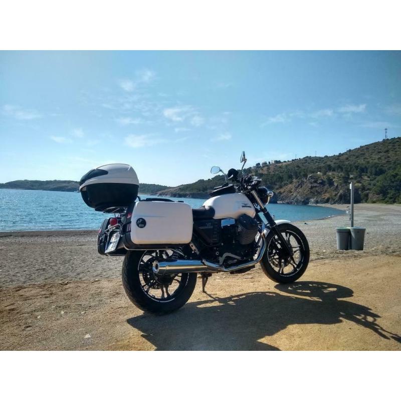 moto guzzi v7 stone
