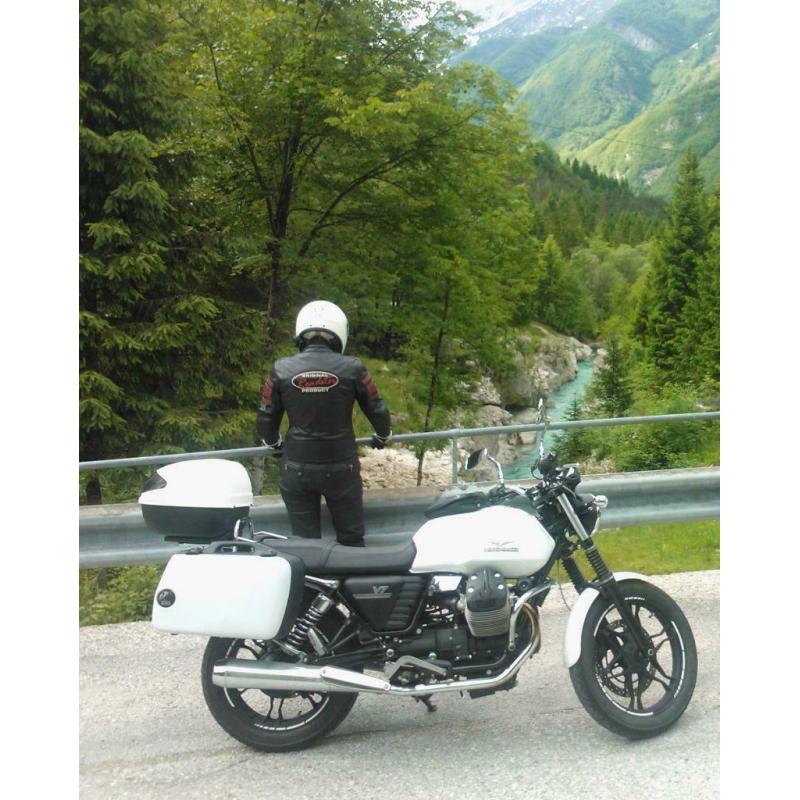 moto guzzi v7 stone