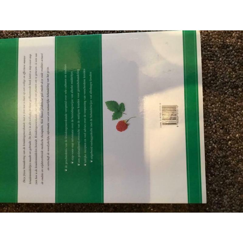 Boek over kruiden en geneeskunde