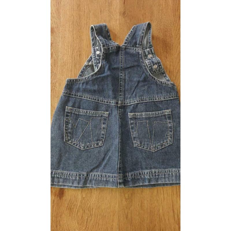 Petite robe en jeans. 62